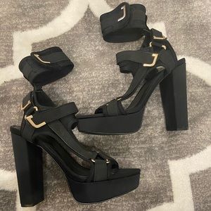 Glamazon Black and Gold Platform Herls